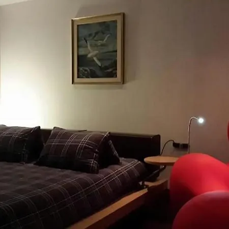 Mary Poppins's House Bed & Breakfast 3*